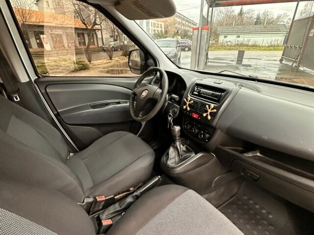 Серый Фиат Добло, объемом двигателя 1.6 л и пробегом 292 тыс. км за 5300 $, фото 6 на Automoto.ua