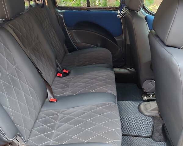 Сірий Фіат Добло, об'ємом двигуна 1.6 л та пробігом 288 тис. км за 4000 $, фото 2 на Automoto.ua