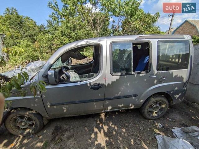 Серый Фиат Добло, объемом двигателя 1.91 л и пробегом 200 тыс. км за 1200 $, фото 4 на Automoto.ua