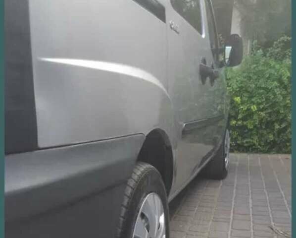 Серый Фиат Добло, объемом двигателя 1.9 л и пробегом 276 тыс. км за 3000 $, фото 4 на Automoto.ua