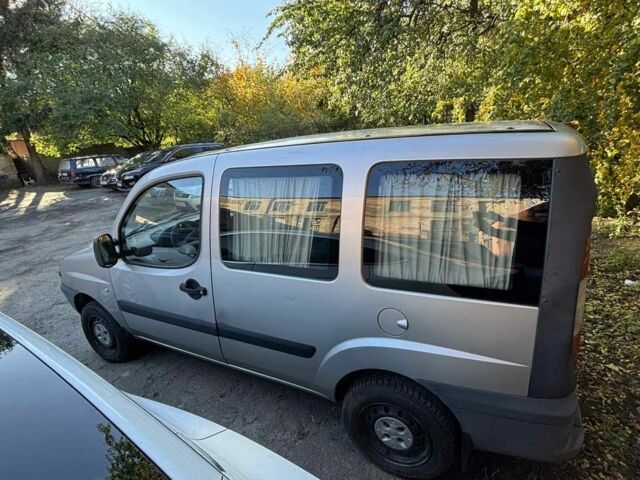 Серый Фиат Добло, объемом двигателя 1.2 л и пробегом 200 тыс. км за 1650 $, фото 6 на Automoto.ua