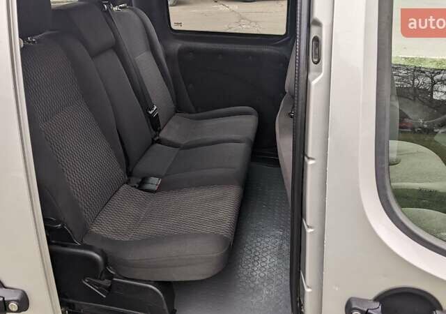 Серый Фиат Добло, объемом двигателя 1.9 л и пробегом 228 тыс. км за 3600 $, фото 3 на Automoto.ua