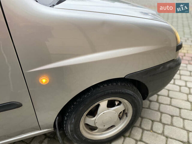 Серый Фиат Добло, объемом двигателя 1.6 л и пробегом 205 тыс. км за 3350 $, фото 66 на Automoto.ua