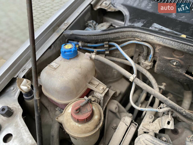 Серый Фиат Добло, объемом двигателя 1.6 л и пробегом 205 тыс. км за 3350 $, фото 60 на Automoto.ua