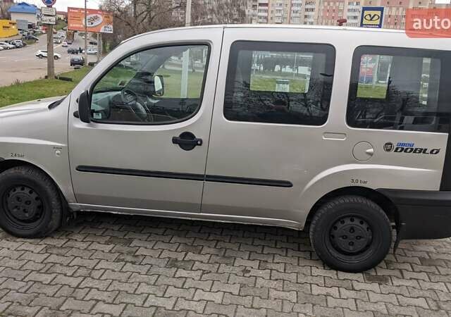 Серый Фиат Добло, объемом двигателя 1.9 л и пробегом 228 тыс. км за 3600 $, фото 5 на Automoto.ua