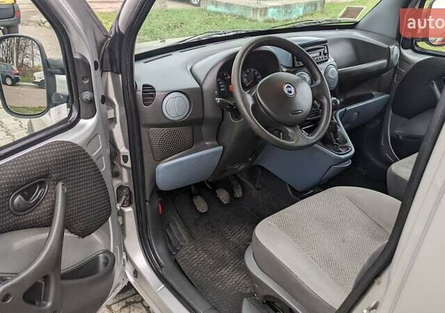 Серый Фиат Добло, объемом двигателя 1.9 л и пробегом 228 тыс. км за 3600 $, фото 6 на Automoto.ua