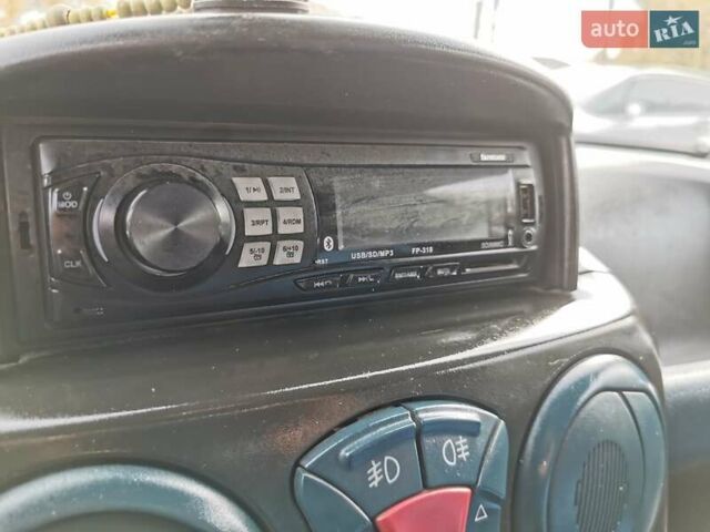 Сірий Фіат Добло, об'ємом двигуна 1.6 л та пробігом 205 тис. км за 3300 $, фото 17 на Automoto.ua