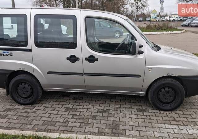 Серый Фиат Добло, объемом двигателя 1.9 л и пробегом 228 тыс. км за 3600 $, фото 1 на Automoto.ua