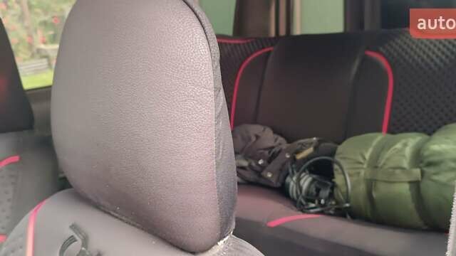 Серый Фиат Добло, объемом двигателя 1.91 л и пробегом 256 тыс. км за 2700 $, фото 2 на Automoto.ua