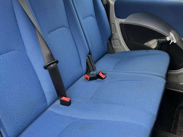 Серый Фиат Добло, объемом двигателя 2 л и пробегом 290 тыс. км за 2500 $, фото 3 на Automoto.ua