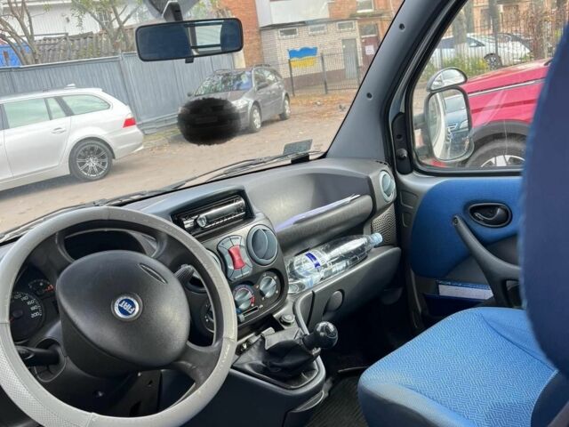 Серый Фиат Добло, объемом двигателя 2 л и пробегом 290 тыс. км за 2500 $, фото 4 на Automoto.ua