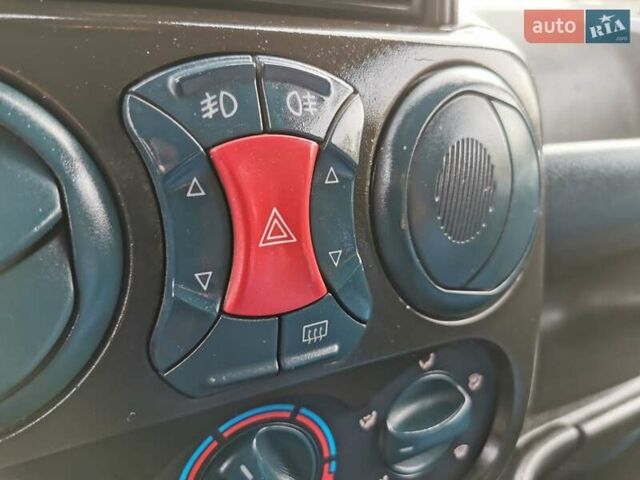 Сірий Фіат Добло, об'ємом двигуна 1.6 л та пробігом 205 тис. км за 3300 $, фото 18 на Automoto.ua