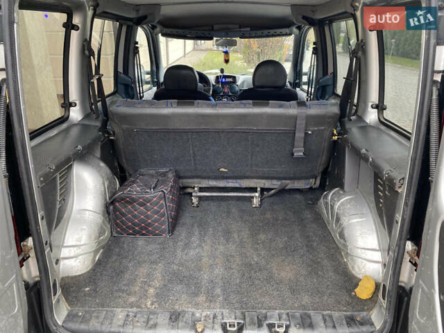 Серый Фиат Добло, объемом двигателя 1.6 л и пробегом 205 тыс. км за 3350 $, фото 48 на Automoto.ua