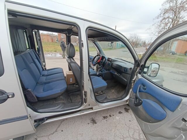 Серый Фиат Добло, объемом двигателя 1.9 л и пробегом 260 тыс. км за 3300 $, фото 7 на Automoto.ua