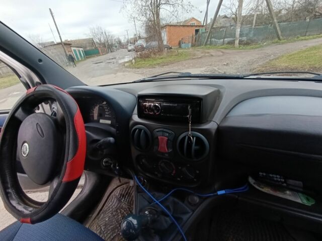 Серый Фиат Добло, объемом двигателя 1.9 л и пробегом 260 тыс. км за 3300 $, фото 9 на Automoto.ua