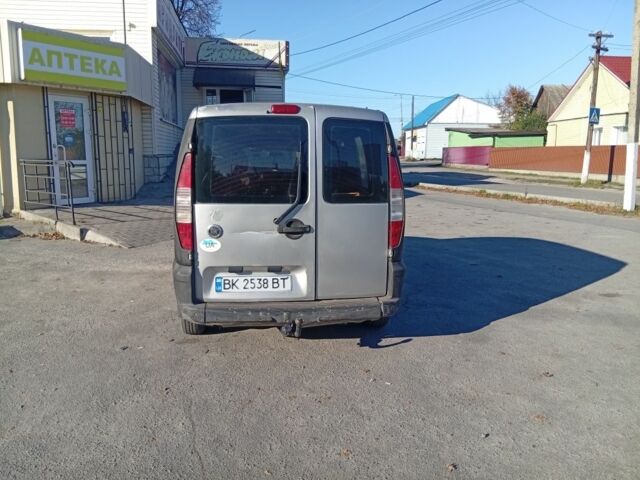 Серый Фиат Добло, объемом двигателя 1.9 л и пробегом 300 тыс. км за 3000 $, фото 3 на Automoto.ua