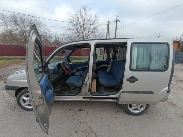 Серый Фиат Добло, объемом двигателя 1.9 л и пробегом 260 тыс. км за 3300 $, фото 3 на Automoto.ua