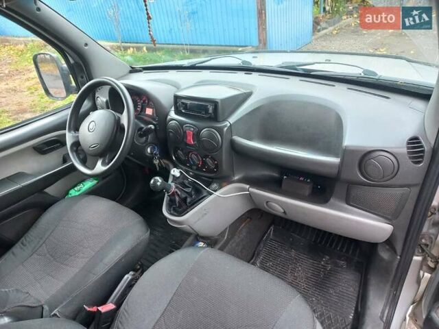 Серый Фиат Добло, объемом двигателя 1.9 л и пробегом 315 тыс. км за 5300 $, фото 13 на Automoto.ua