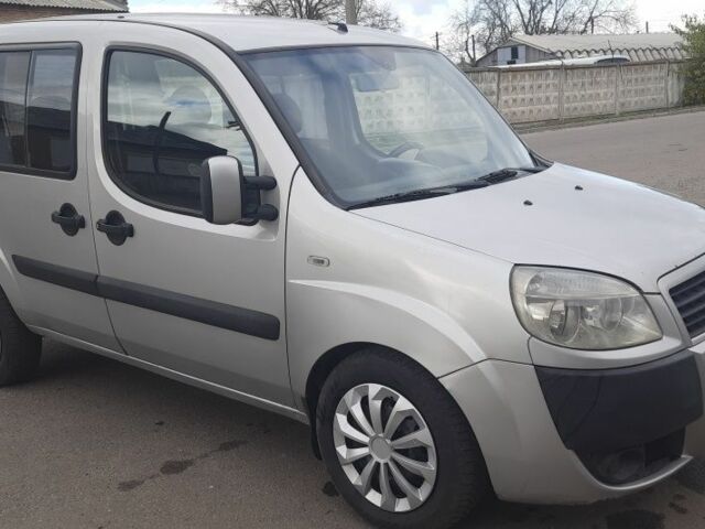 Сірий Фіат Добло, об'ємом двигуна 1.4 л та пробігом 225 тис. км за 5500 $, фото 1 на Automoto.ua