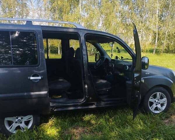 Серый Фиат Добло, объемом двигателя 1.37 л и пробегом 218 тыс. км за 4600 $, фото 1 на Automoto.ua