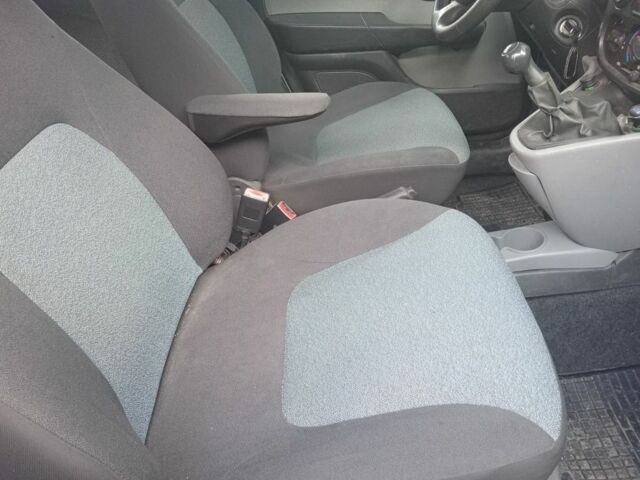 Серый Фиат Добло, объемом двигателя 1.9 л и пробегом 202 тыс. км за 5500 $, фото 7 на Automoto.ua