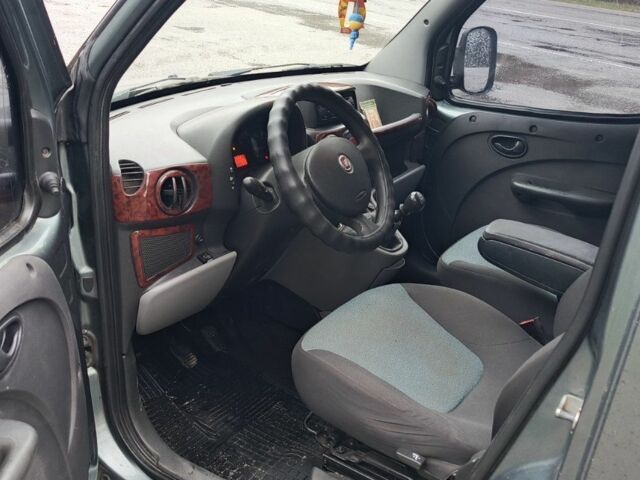 Серый Фиат Добло, объемом двигателя 1.4 л и пробегом 200 тыс. км за 4600 $, фото 4 на Automoto.ua