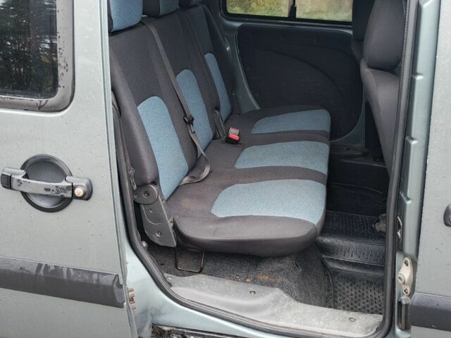 Серый Фиат Добло, объемом двигателя 1.4 л и пробегом 200 тыс. км за 4600 $, фото 5 на Automoto.ua