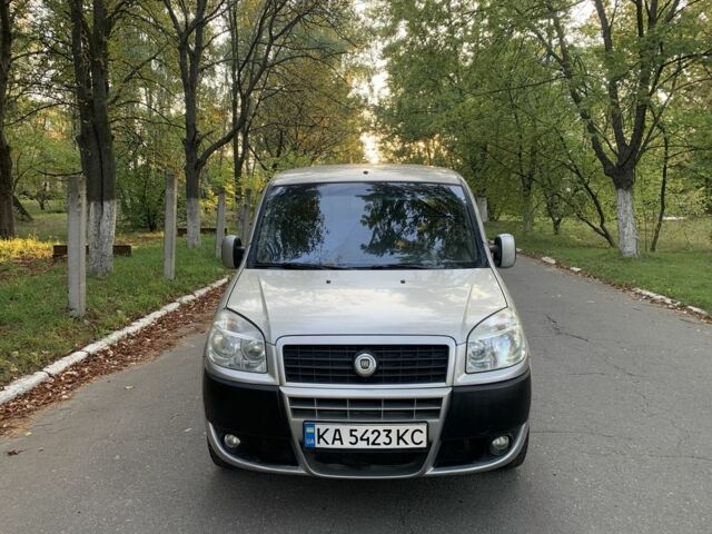 Серый Фиат Добло, объемом двигателя 1.9 л и пробегом 329 тыс. км за 3000 $, фото 1 на Automoto.ua