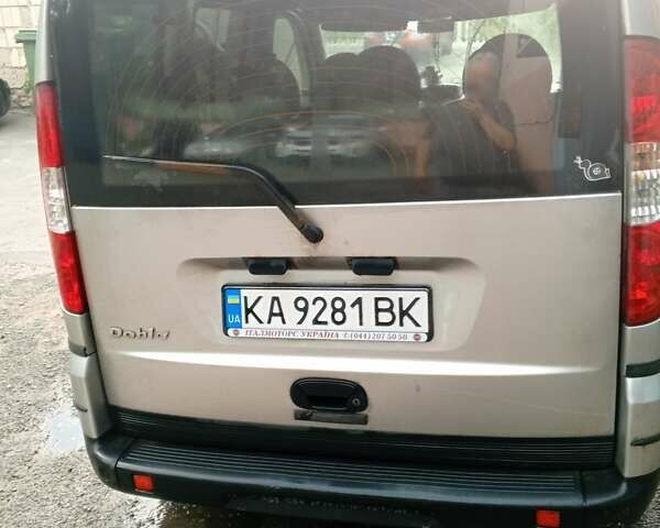 Серый Фиат Добло, объемом двигателя 1.39 л и пробегом 252 тыс. км за 3600 $, фото 1 на Automoto.ua