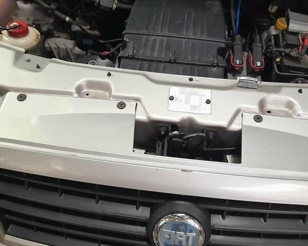 Сірий Фіат Добло, об'ємом двигуна 1.4 л та пробігом 240 тис. км за 4300 $, фото 2 на Automoto.ua