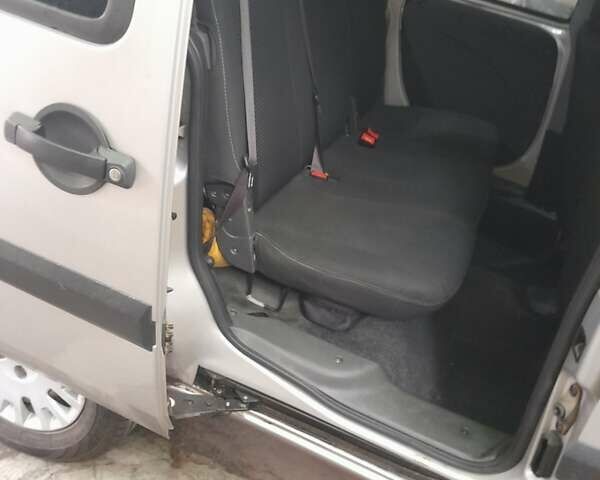 Сірий Фіат Добло, об'ємом двигуна 1.4 л та пробігом 240 тис. км за 4300 $, фото 18 на Automoto.ua