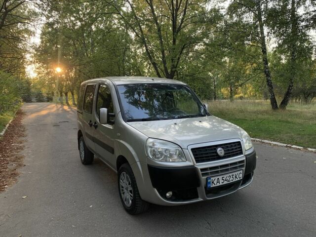 Серый Фиат Добло, объемом двигателя 1.9 л и пробегом 329 тыс. км за 3000 $, фото 6 на Automoto.ua