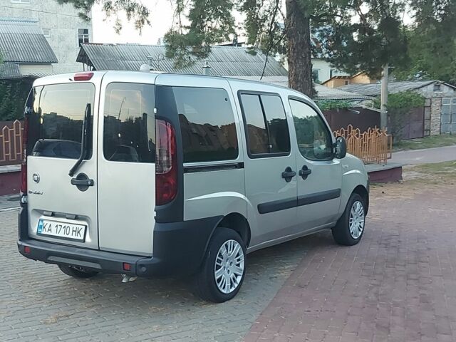 Сірий Фіат Добло, об'ємом двигуна 1.4 л та пробігом 186 тис. км за 5000 $, фото 1 на Automoto.ua