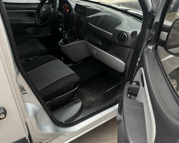 Сірий Фіат Добло, об'ємом двигуна 1.9 л та пробігом 182 тис. км за 5300 $, фото 10 на Automoto.ua