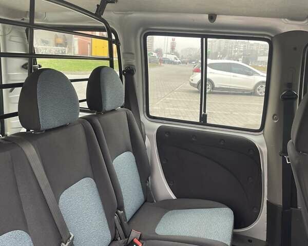 Сірий Фіат Добло, об'ємом двигуна 1.4 л та пробігом 213 тис. км за 4799 $, фото 35 на Automoto.ua