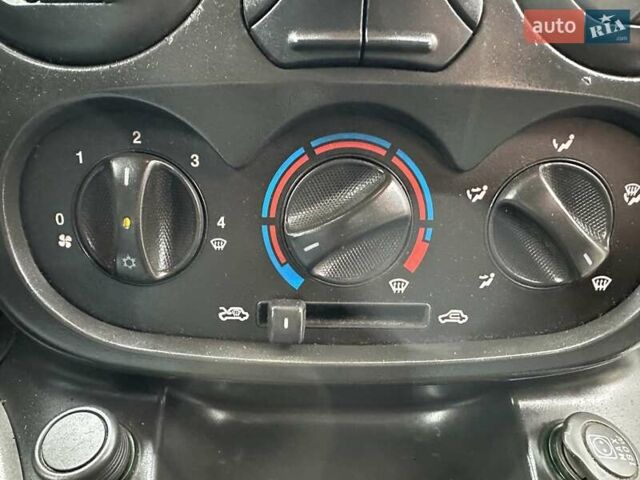 Сірий Фіат Добло, об'ємом двигуна 1.9 л та пробігом 181 тис. км за 5990 $, фото 38 на Automoto.ua