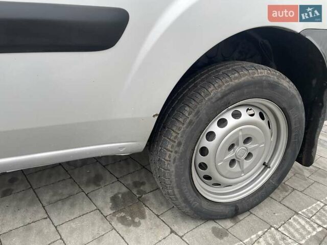 Сірий Фіат Добло, об'ємом двигуна 1.4 л та пробігом 213 тис. км за 4799 $, фото 17 на Automoto.ua