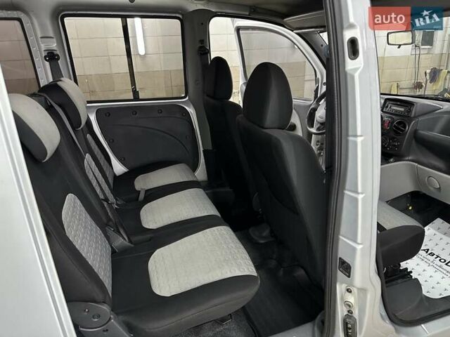 Серый Фиат Добло, объемом двигателя 1.9 л и пробегом 175 тыс. км за 6999 $, фото 21 на Automoto.ua