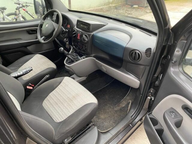 Серый Фиат Добло, объемом двигателя 1.2 л и пробегом 400 тыс. км за 3500 $, фото 5 на Automoto.ua