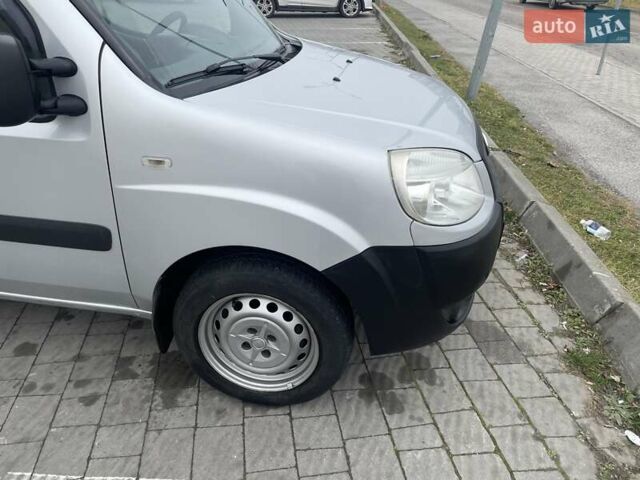 Сірий Фіат Добло, об'ємом двигуна 1.4 л та пробігом 213 тис. км за 4799 $, фото 26 на Automoto.ua
