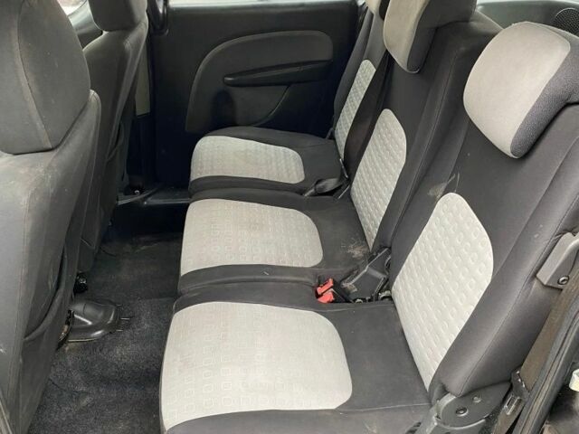 Серый Фиат Добло, объемом двигателя 1.2 л и пробегом 400 тыс. км за 3500 $, фото 2 на Automoto.ua