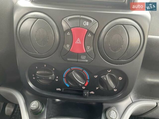 Сірий Фіат Добло, об'ємом двигуна 1.4 л та пробігом 213 тис. км за 4799 $, фото 69 на Automoto.ua