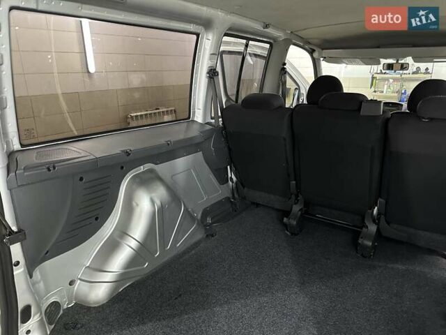 Серый Фиат Добло, объемом двигателя 1.9 л и пробегом 175 тыс. км за 6999 $, фото 31 на Automoto.ua