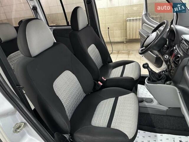 Серый Фиат Добло, объемом двигателя 1.9 л и пробегом 175 тыс. км за 6999 $, фото 22 на Automoto.ua