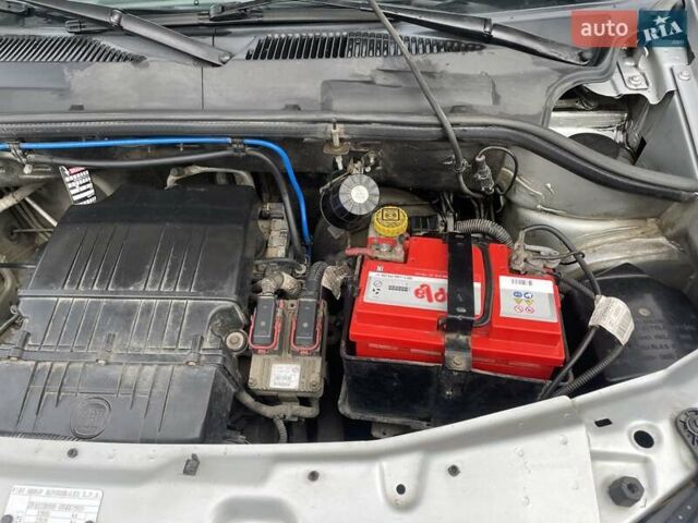 Сірий Фіат Добло, об'ємом двигуна 1.4 л та пробігом 213 тис. км за 4799 $, фото 44 на Automoto.ua