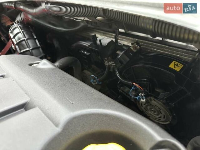 Сірий Фіат Добло, об'ємом двигуна 1.9 л та пробігом 181 тис. км за 5990 $, фото 20 на Automoto.ua