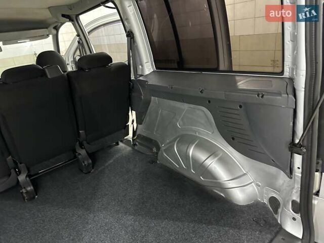 Серый Фиат Добло, объемом двигателя 1.9 л и пробегом 175 тыс. км за 6999 $, фото 30 на Automoto.ua