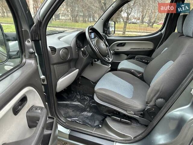 Сірий Фіат Добло, об'ємом двигуна 1.9 л та пробігом 181 тис. км за 5990 $, фото 32 на Automoto.ua