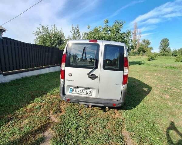Серый Фиат Добло, объемом двигателя 1.9 л и пробегом 142 тыс. км за 11000 $, фото 7 на Automoto.ua