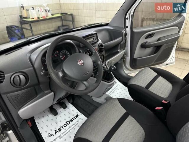 Серый Фиат Добло, объемом двигателя 1.9 л и пробегом 175 тыс. км за 6999 $, фото 28 на Automoto.ua
